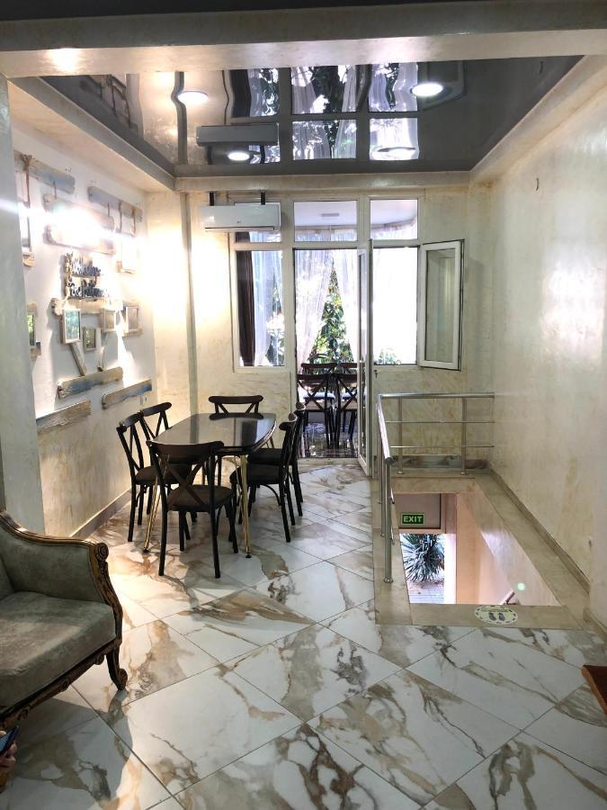 Hotel Dolphin 巴统 外观 照片